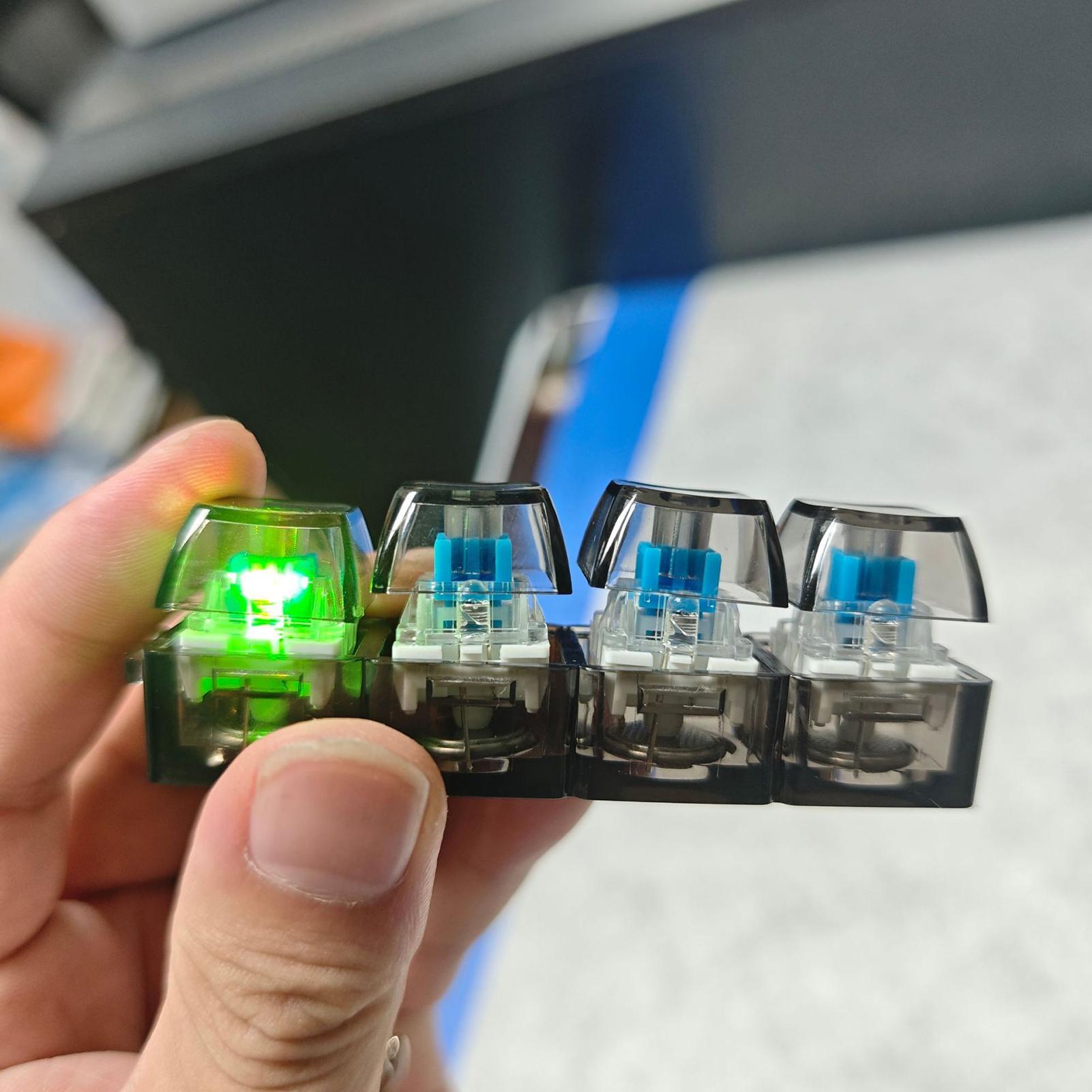 Fidget Keyboard Stress Relief  - مراجعة Mechanical Switch Tester وسعره
