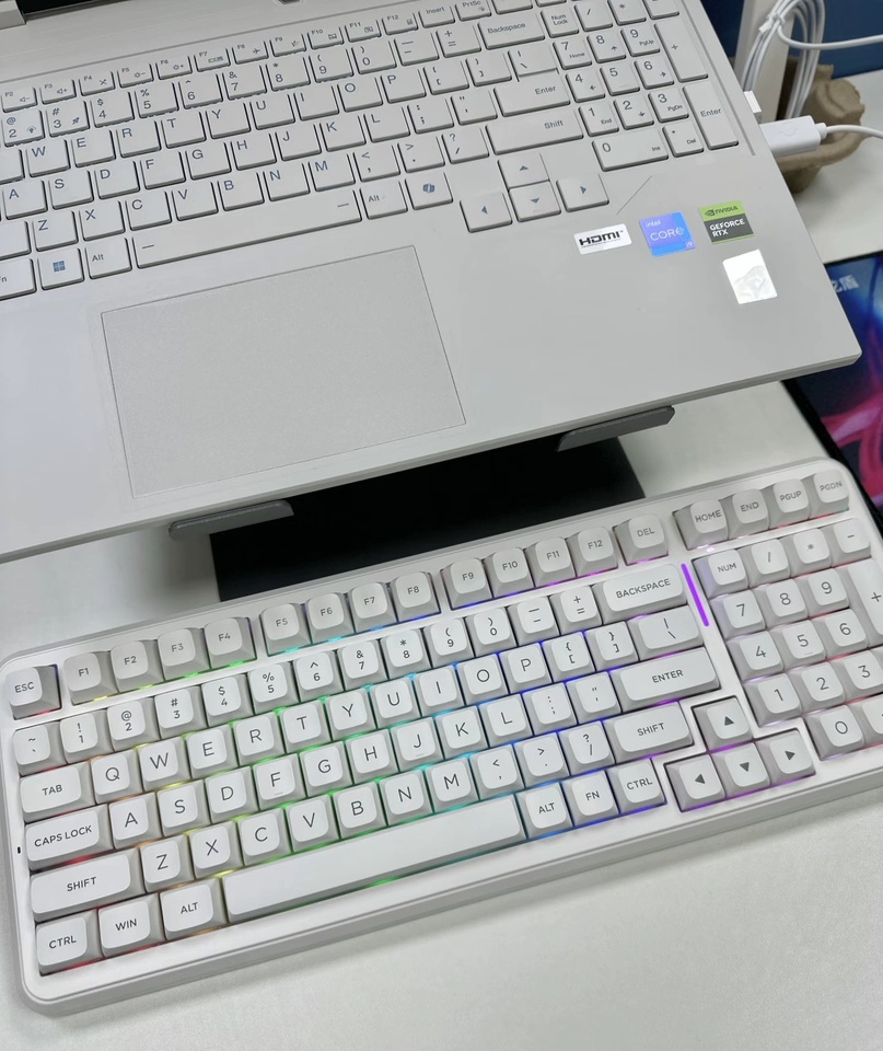 MCHOSE K99 V3 Customizable Mec - مراجعة Gaming Keyboard Mechanical Wireless وسعره