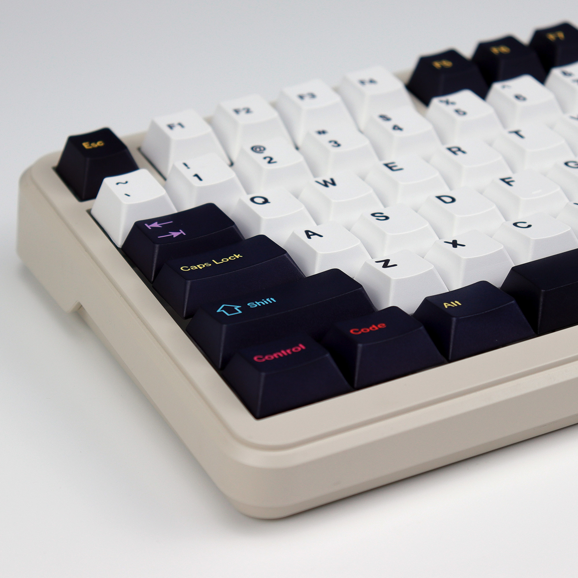 KBDiy GMK Colorchrome Keycaps  - مراجعة Gaming Keyboard No Number Pad وسعره
